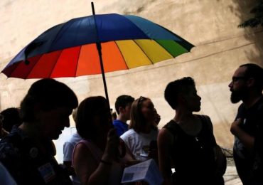 Banco encerra conta de ministério que oferece ajuda a gay egodistônico