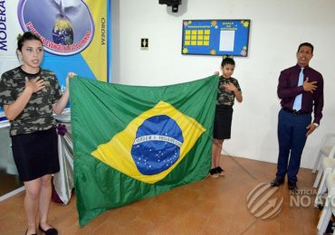 Portais usam culto de oração pelo Brasil para acusar pastor de fazer homenagem a Bolsonaro