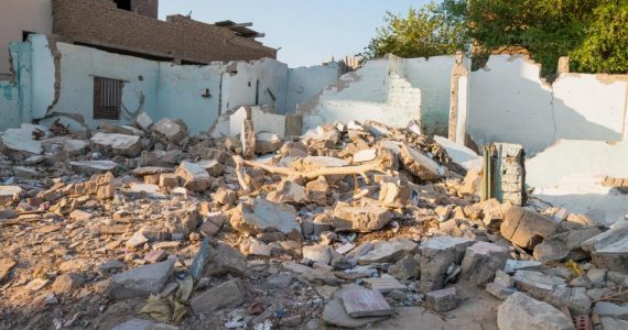 Grupos se unem para reconstruir igrejas destruídas pelo Estado Islâmico
