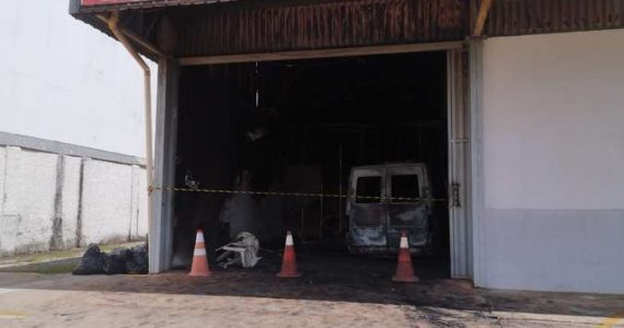 Incêndio destrói parte de templo dedicada a adolescentes em igreja de Brasília