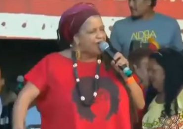Mãe de santo xinga Bolsonaro e pastores evangélicos com termos chulos; MP foi acionado