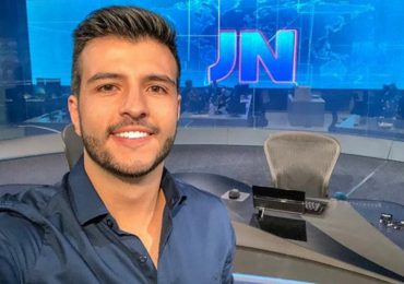 "Oro e peço bençãos sobre ele”, diz mãe de jornalista referido o 'primeiro gay' no Jornal Nacional