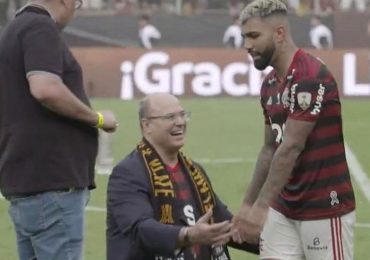 Pastor diz a Witzel que "não se ajoelha diante de homens” após cena constrangedora na festa do Flamengo