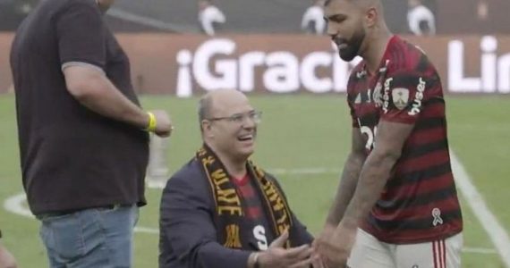 Pastor diz a Witzel que "não se ajoelha diante de homens” após cena constrangedora na festa do Flamengo