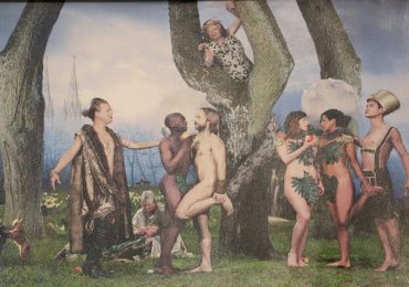Pintura com figuras gays no lugar de Adão e Eva é exibida em igreja