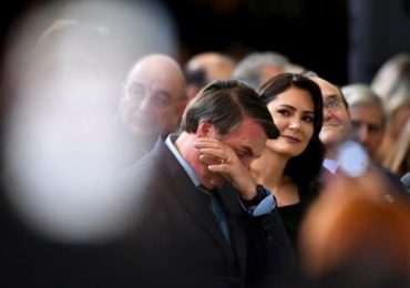 Em culto no Planalto, Bolsonaro diz que é motivo de honra “aceitar a Jesus"