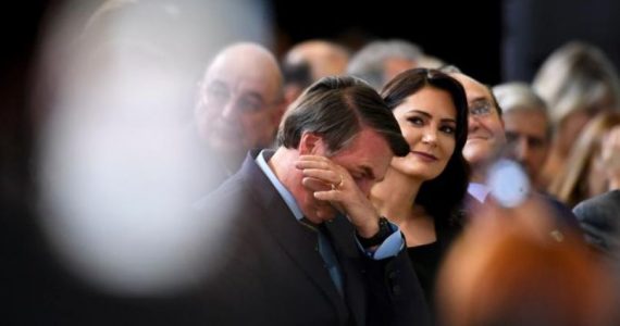 Em culto no Planalto, Bolsonaro diz que é motivo de honra “aceitar a Jesus"