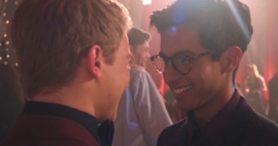 Disney+ lança "romance gay” voltado para adolescentes e criador destaca "oportunidade"