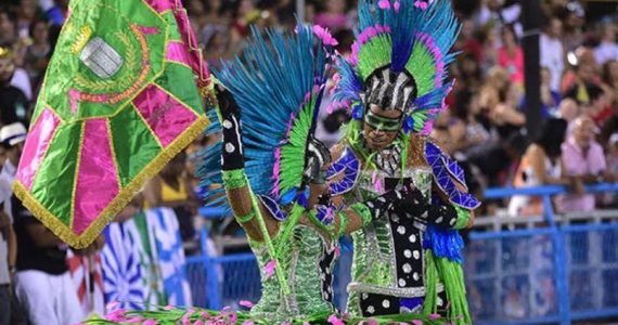 Mangueira quer Jesus no carnaval 2020 para combater “supremacia branca”; Católicos reagem