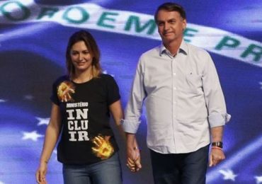 Bolsonaro diz esperar que 2020 seja “abençoado e vitorioso para o povo brasileiro"