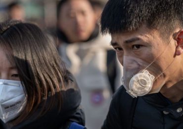Chineses oram a Deus contra o coronavírus: "Nada que possamos fazer"