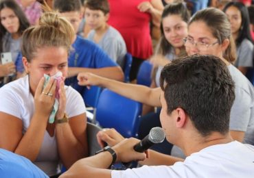 Projeto CEU prega o Evangelho a adolescentes, com 100 mil decisões por Cristo em 4 anos