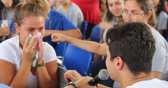 Projeto CEU prega o Evangelho a adolescentes, com 100 mil decisões por Cristo em 4 anos