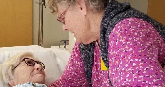 Vovó de 90 anos pega o Covid-19, mas é curada: "Um presente de Deus"