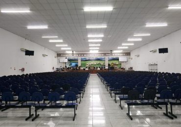 Igrejas em todo o Brasil oferecem assistência espiritual, mas mantém cultos suspensos