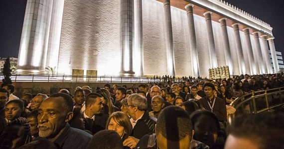 Justiça sentencia Igreja Universal a devolver oferta de R$ 100 mil a fiel que se sentiu coagida