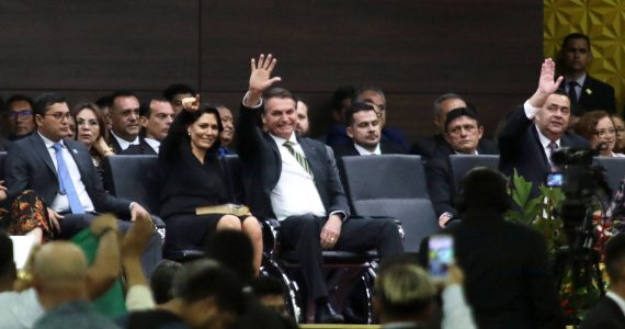 Pesquisa Datafolha mostra que aprovação a Bolsonaro entre evangélicos continua alta