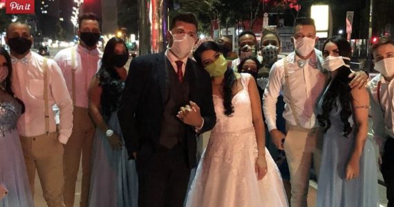 Casamento de evangélicos na pandemia: sem festa e apenas padrinhos convidados