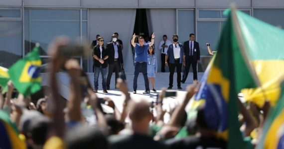“Peço a Deus que não tenhamos mais problemas”, diz Bolsonaro sobre impasse com STF