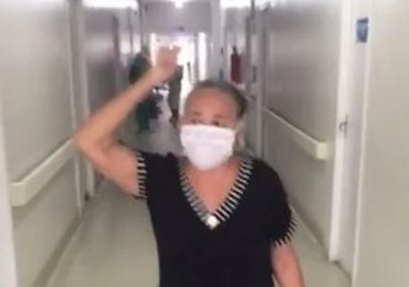 Ao vencer Covid-19, idosa do círculo de oração deixa hospital cantando a plenos pulmões