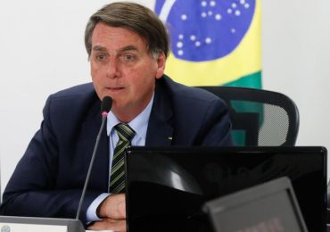Bolsonaro sugere que esquerda faça “emenda à Bíblia” para silenciá-lo contra ideologia de gênero