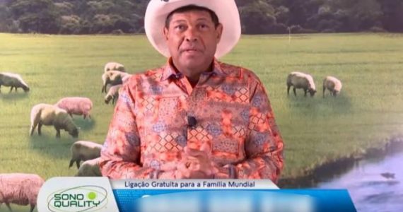 Valdemiro Santiago faz propaganda de colchão em programa da Igreja Mundial