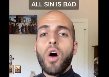 TikTok deleta vídeo de padre que reprovou apoio de cristãos ao mês do orgulho LGBT