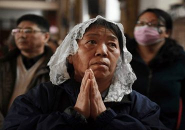 Denúncia: China ameaça retirar auxílio financeiro de cristãos durante a pandemia