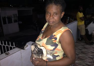 Mulher arrisca a vida para salvar Bíblia durante incêndio que destruiu a sua casa