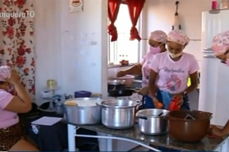 Cozinheira usa auxílio emergencial em venda: "Coisa de Deus"