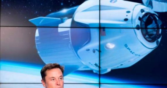 ‘Não sou muito religioso, mas orei’, diz Elon Musk sobre projeto espacial