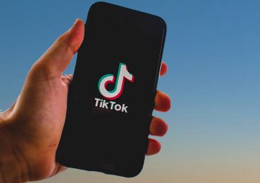 Especialista no combate à exploração sexual infantil faz alerta contra o TikTok