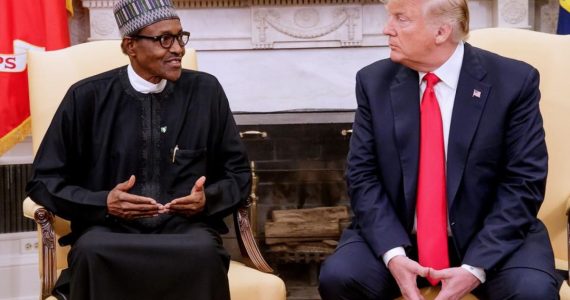 Presidente da Nigéria diz que Trump o acusou de matar cristãos e precisou se defender