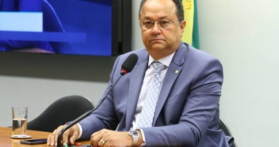 Bancada evangélica e até oposição garantem que veto de Bolsonaro será derrubado