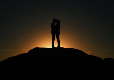 Metade dos cristãos consideram aceitável sexo no namoro, constata pesquisa