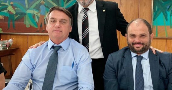 Em reunião com deputados evangélicos, Bolsonaro incentiva derrubada de veto à anistia
