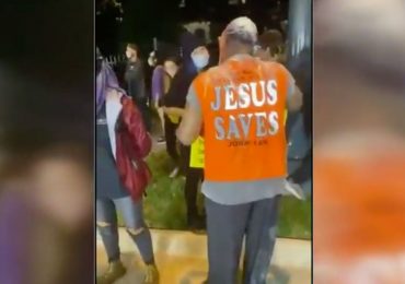 Pregador de rua é agredido por anunciar que ‘Jesus salva’ durante protesto do BLM