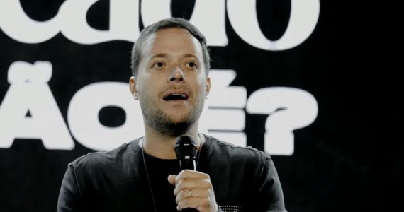 Ministério Público apresenta queixa-crime contra André Valadão por homofobia - tapao