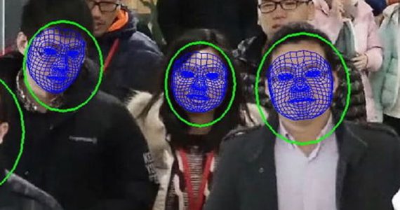 China usa câmeras de reconhecimento facial em igrejas cristãs