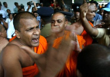 Budistas ameaçam pastor e ele é obrigado a fechar igreja