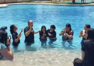 Laura, filha de Bolsonaro e Michelle, foi batizada nas águas