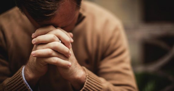 Mesmo na pandemia, pastor mantém reuniões de oração há 24 anos