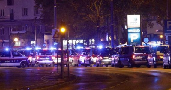 Ataque a sinagoga em Viena pode estar ligado ao Estado Islâmico, dizem autoridades