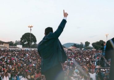 Cruzada evangelística na Tanzânia resulta em mais de 53 mil conversões a Cristo