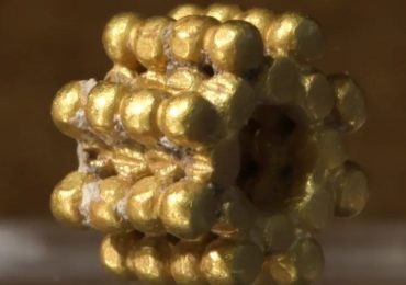 Peça de ouro do Antigo Testamento associada ao Templo de Jerusalém é encontrada