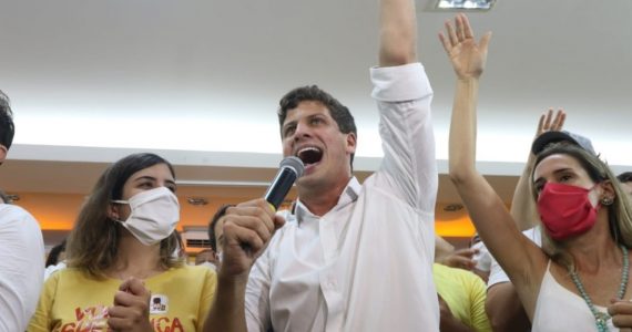 Pastor Silas Malafaia comemora vitória do socialista João Campos no Recife