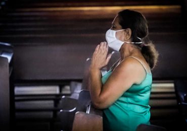 Igrejas fazem manifesto contra decretos de fechamento na pandemia
