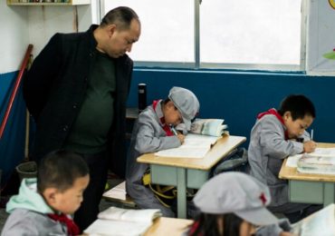 Escolas na China ensinam crianças "a odiar a Deus", diz mãe de aluno