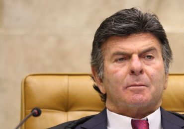 Ministro Fux derruba liminar que garantia retomada de cultos: ‘Restrição temporária'