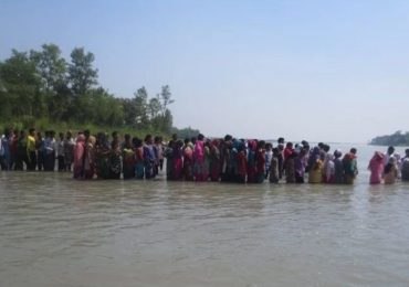 Pastor batiza 760 novos convertidos após cruzada evangelística na Índia